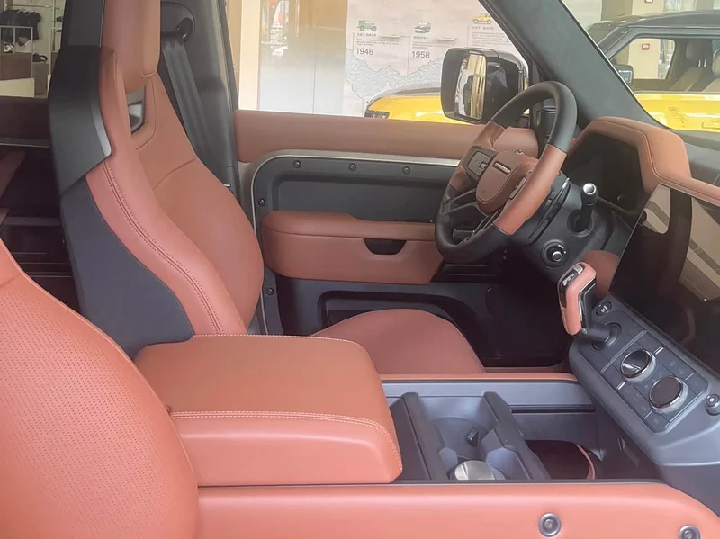Land Rover Defender — фото 17