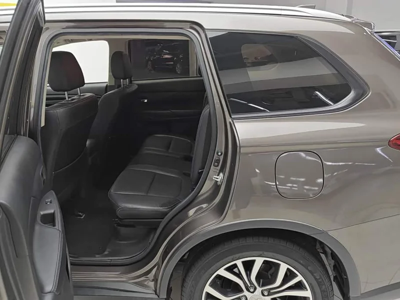 Mitsubishi Outlander — фото 11