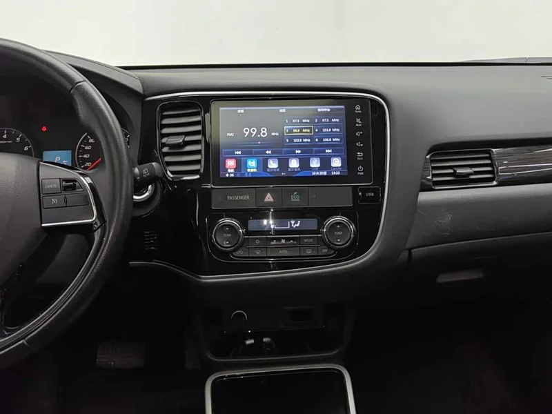 Mitsubishi Outlander — фото 13