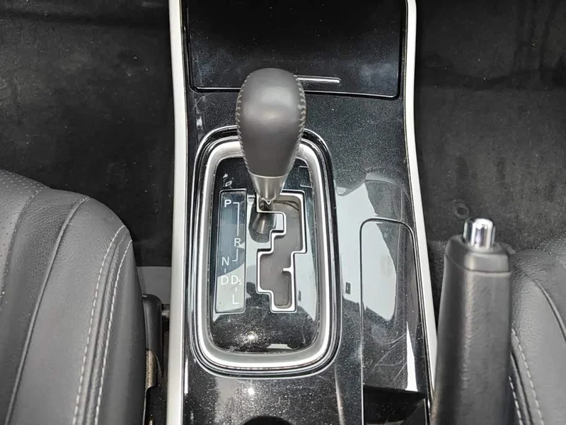 Mitsubishi Outlander — фото 16