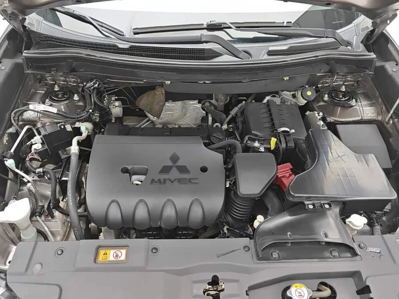Mitsubishi Outlander — фото 10