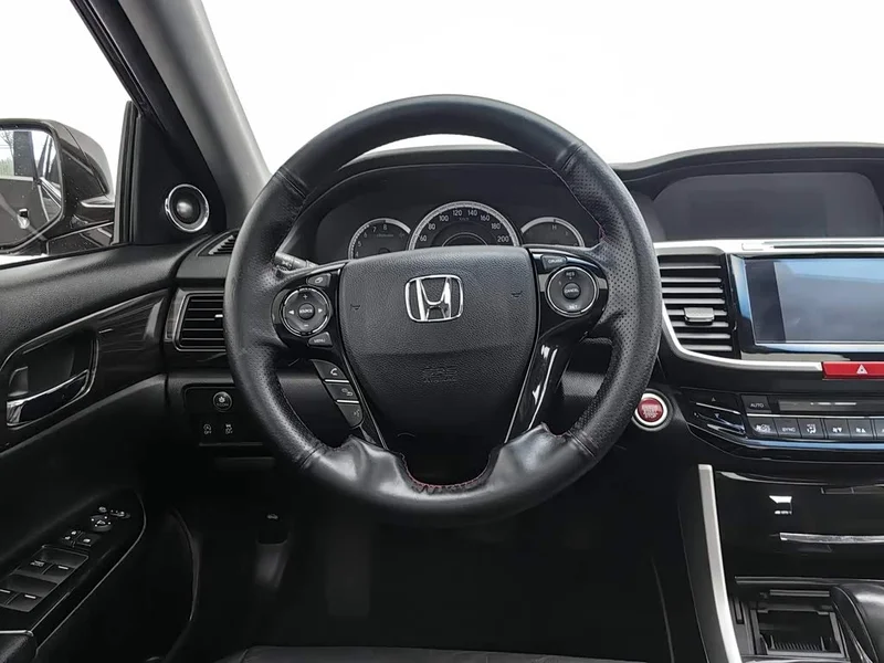 Honda Accord — фото 11