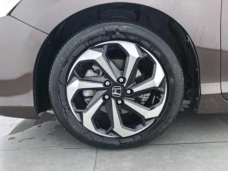 Honda Accord — фото 17