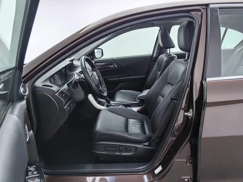 Honda Accord — фото 10