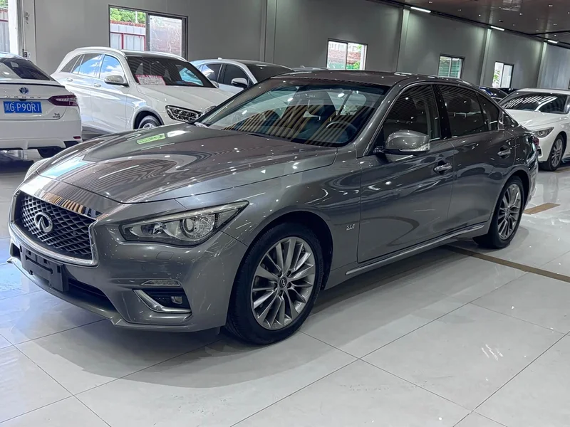 Infiniti Q50L — фото 1