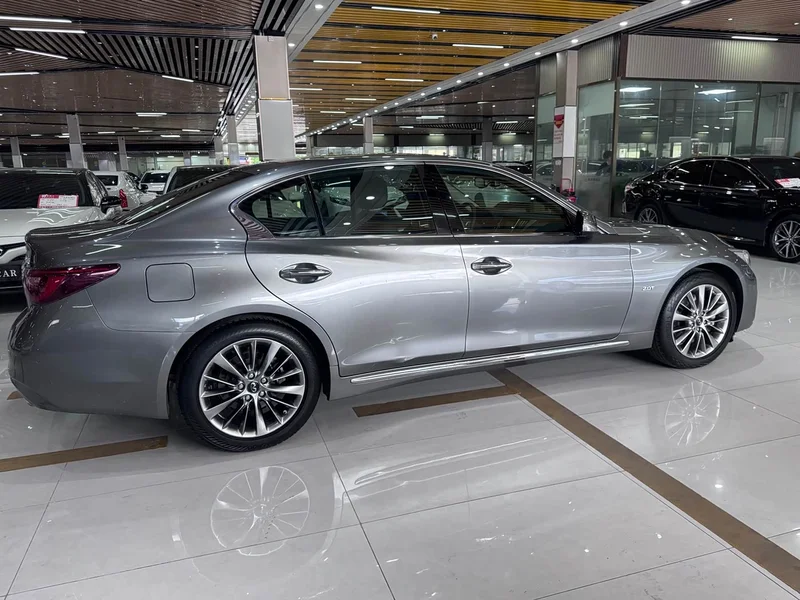 Infiniti Q50L — фото 27