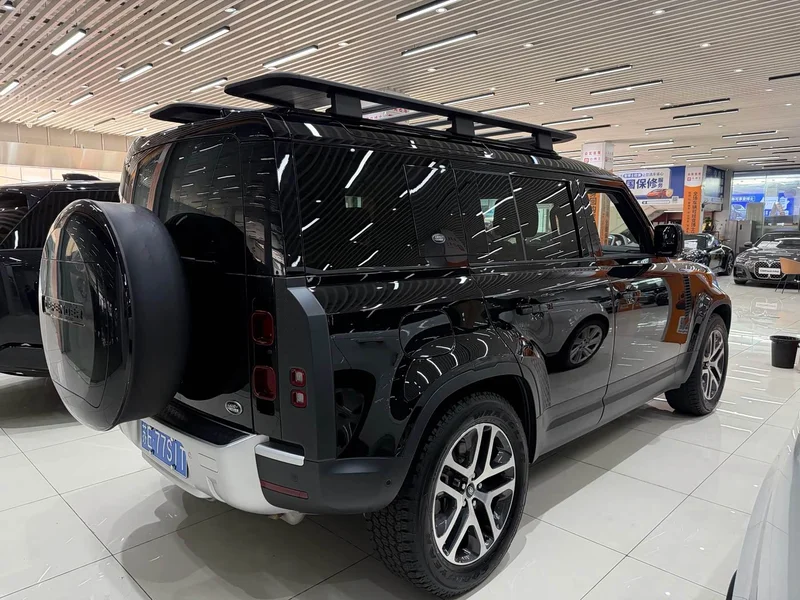 Land Rover Defender — фото 10