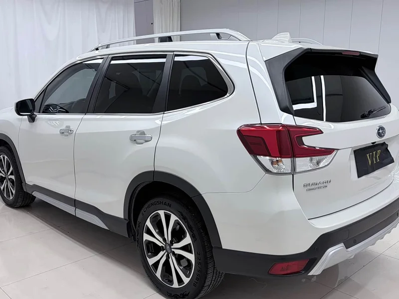 Subaru Forester — фото 4