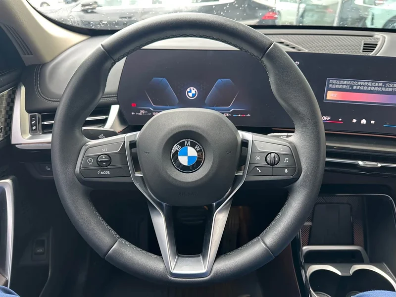 BMW X1 — фото 11