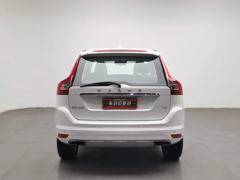 Volvo XC60 — фото 4