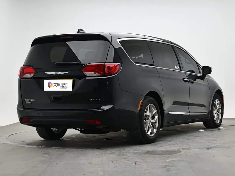 Jeep Grand Voyager Imported — фото 3