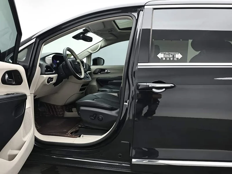 Jeep Grand Voyager Imported — фото 10