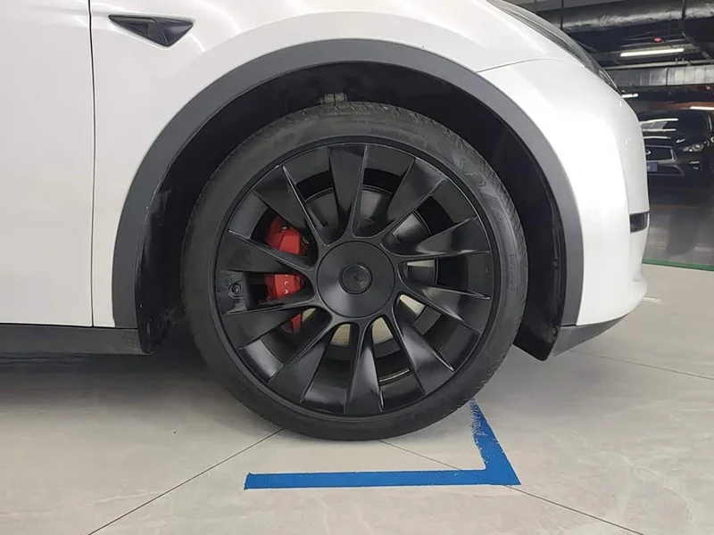 Tesla Model Y — фото 6