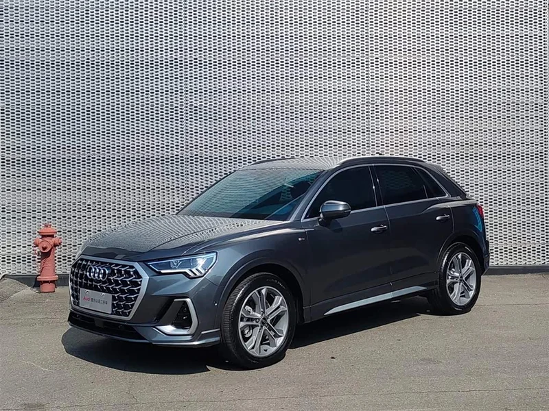 Audi Q3 — фото 1