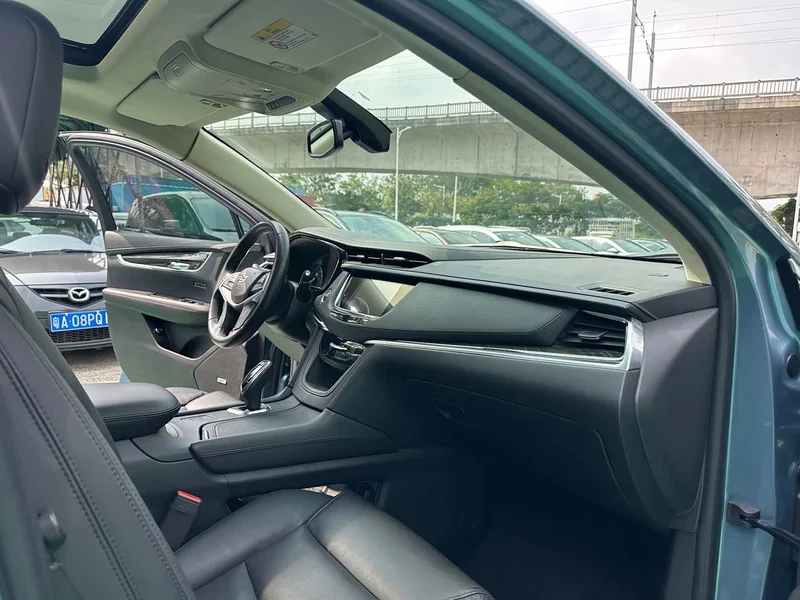 Cadillac XT5 — фото 14