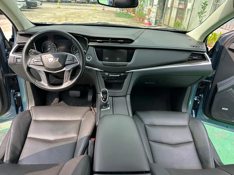 Cadillac XT5 — фото 18