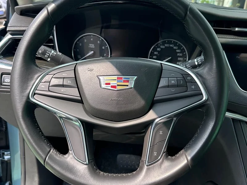 Cadillac XT5 — фото 22