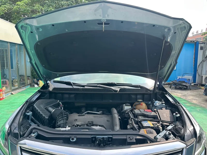 Cadillac XT5 — фото 23