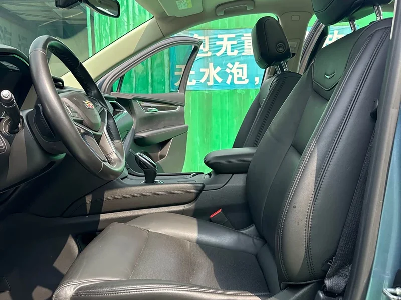 Cadillac XT5 — фото 8