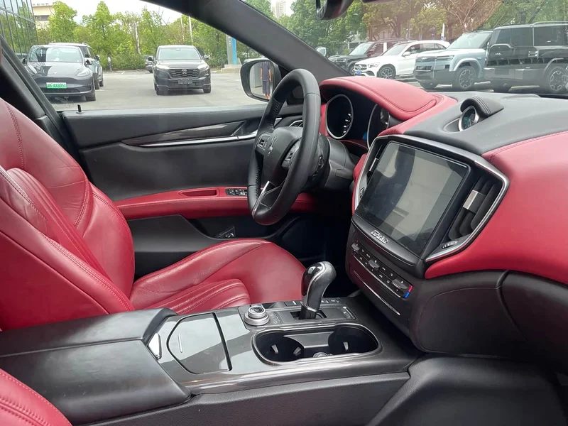Maserati Ghibli — фото 16
