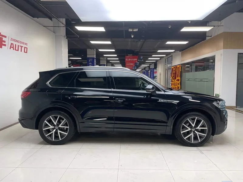 Volkswagen Touareg — фото 3