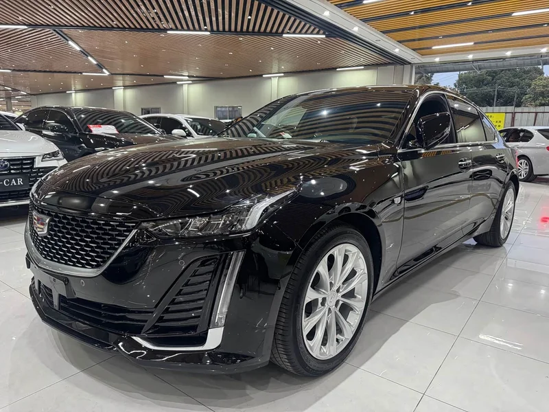 Cadillac CT5 — фото 1