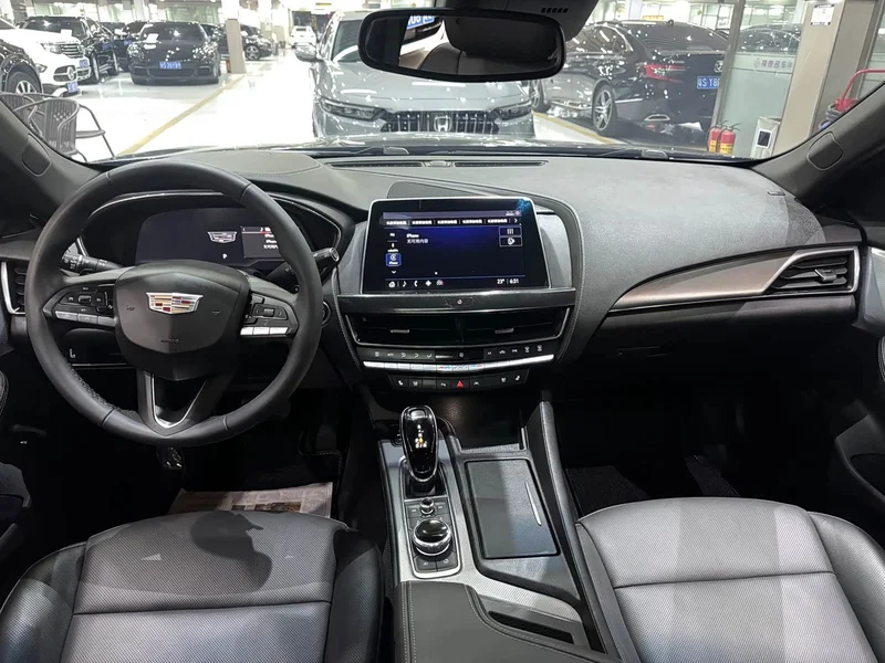 Cadillac CT5 — фото 7