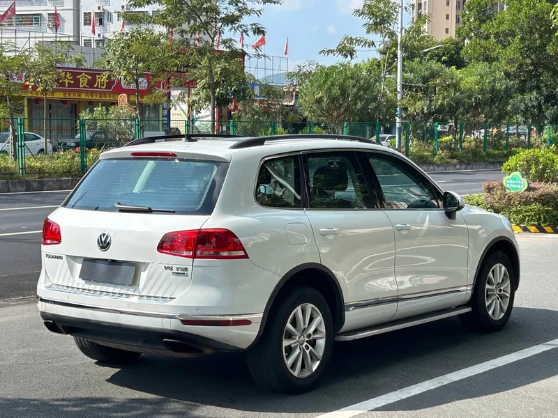 Volkswagen Touareg — фото 4
