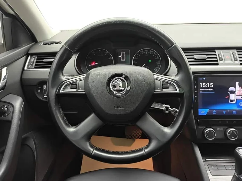 Volkswagen Octavia — фото 15