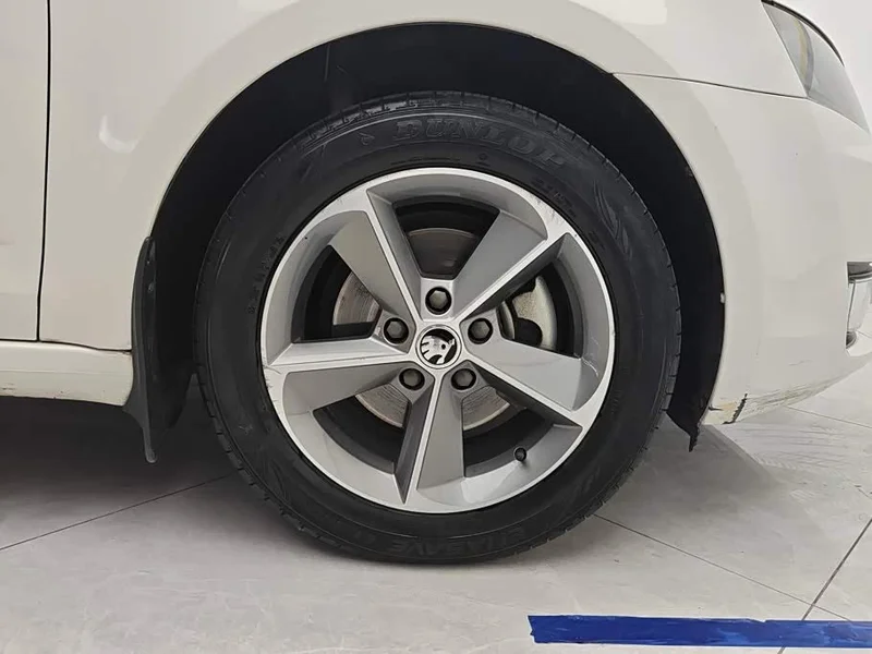 Volkswagen Octavia — фото 6