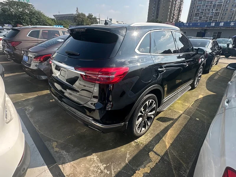 Hongqi HS5 — фото 12