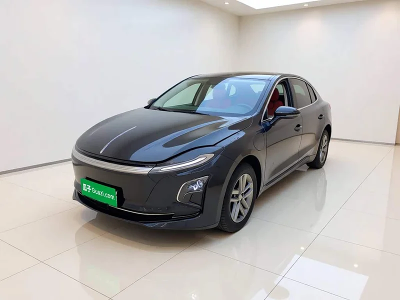 Hongqi E-QM5 — фото 1