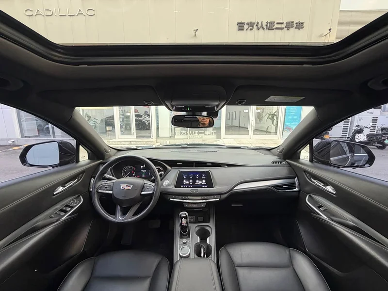 Cadillac XT4 — фото 16