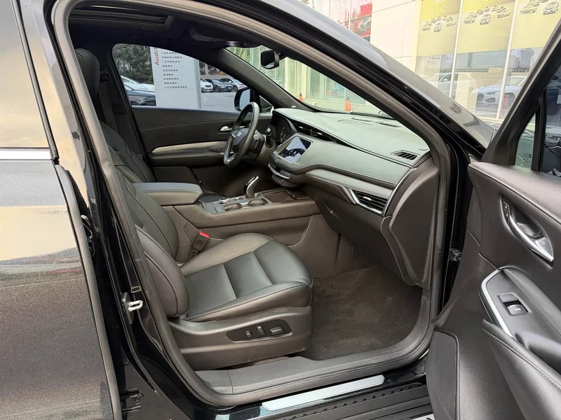 Cadillac XT4 — фото 17