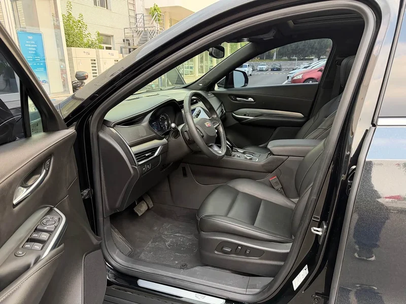 Cadillac XT4 — фото 4