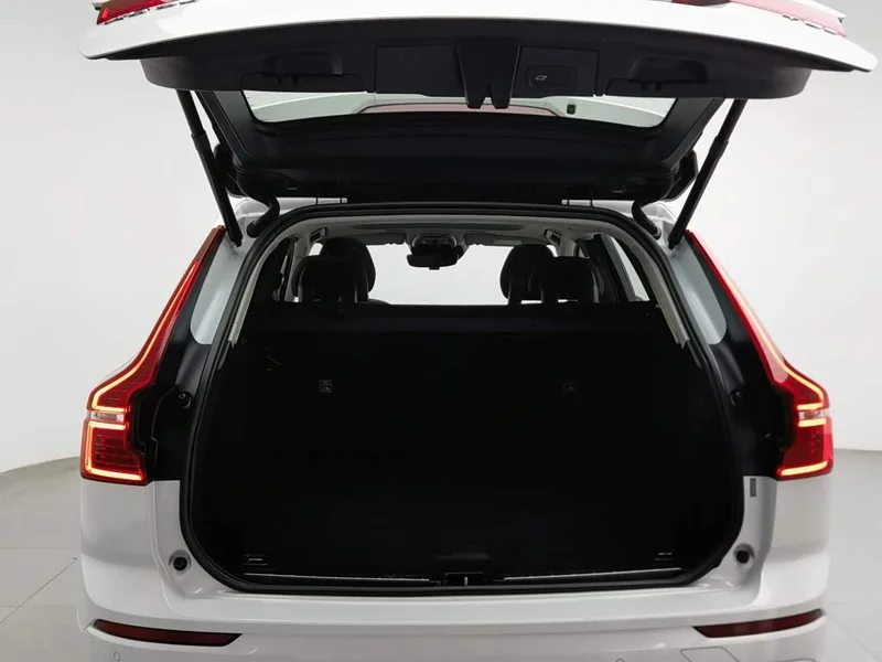Volvo XC60 — фото 16