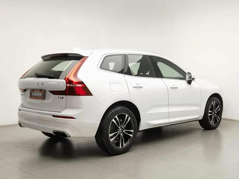 Volvo XC60 — фото 2