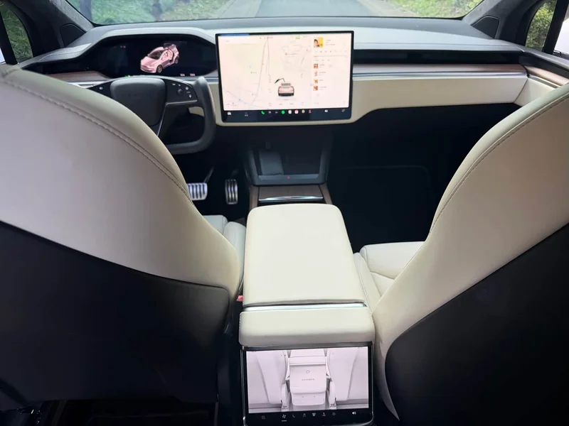 Tesla Model X — фото 6