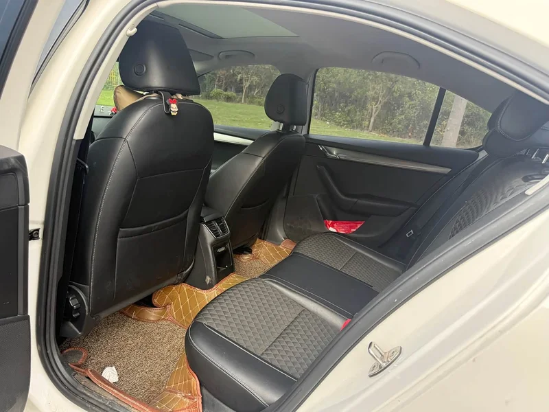 Volkswagen Octavia — фото 4