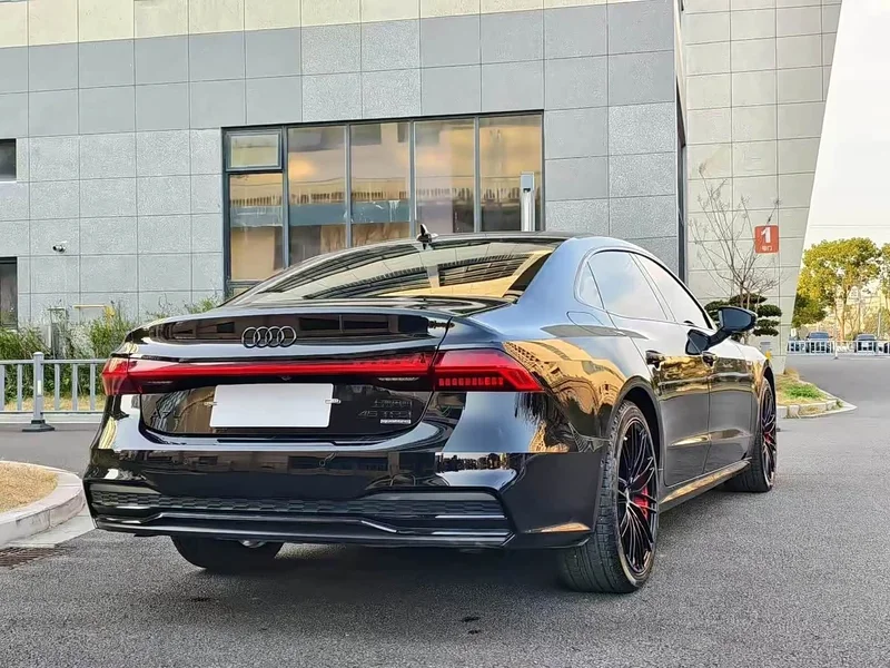 Audi A7L — фото 15