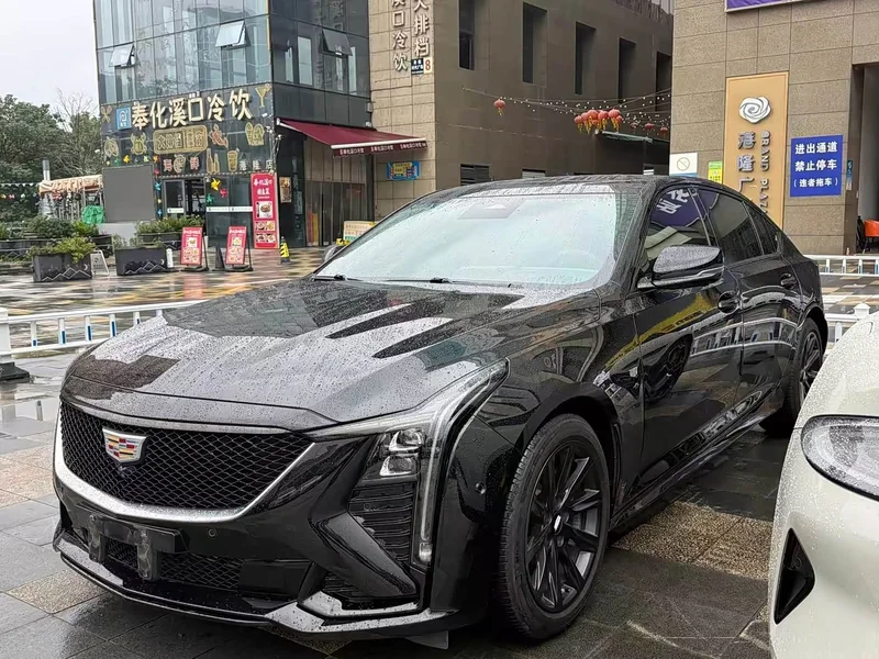 Cadillac CT5 — фото 1