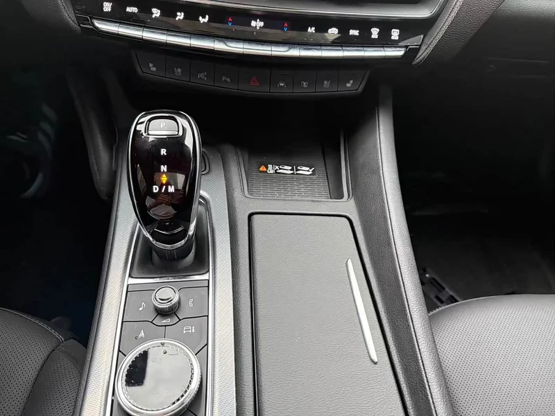 Cadillac CT5 — фото 9