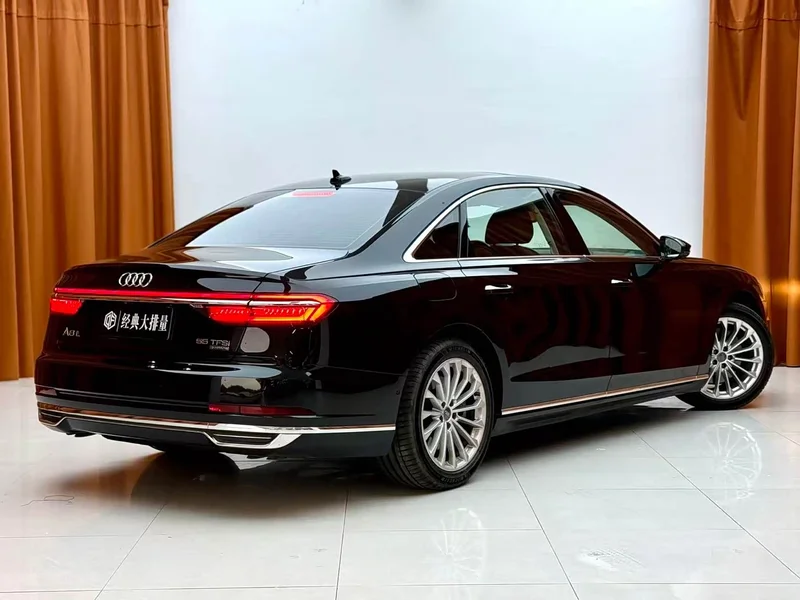Audi A8 — фото 4
