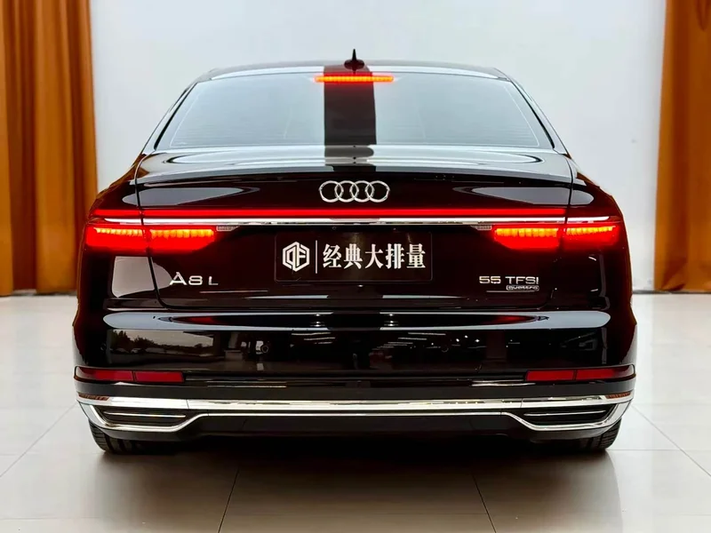 Audi A8 — фото 5
