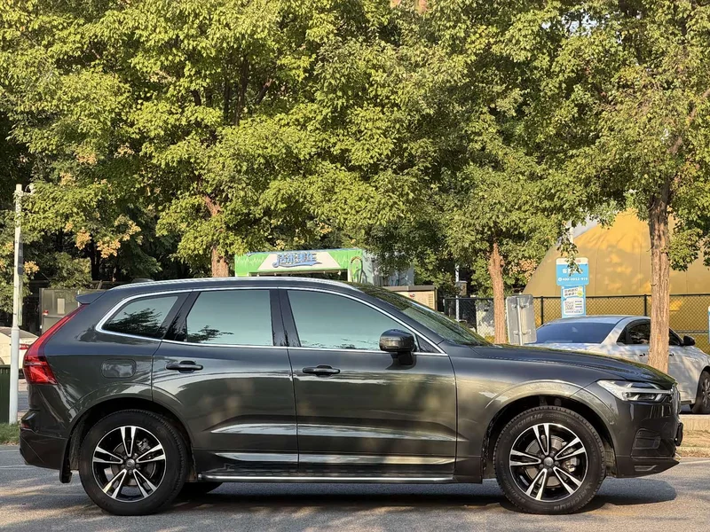 Volvo XC60 — фото 4