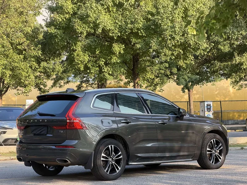 Volvo XC60 — фото 5