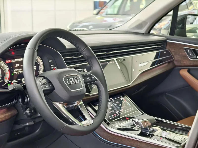 Audi Q7 — фото 4