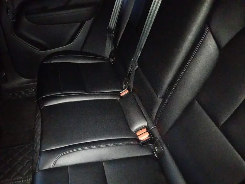 Volvo XC40 — фото 18
