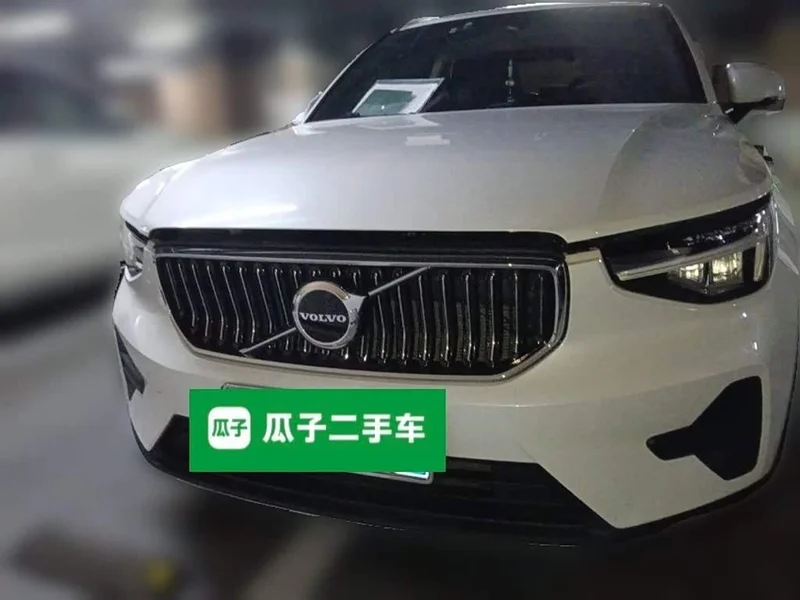 Volvo XC40 — фото 2