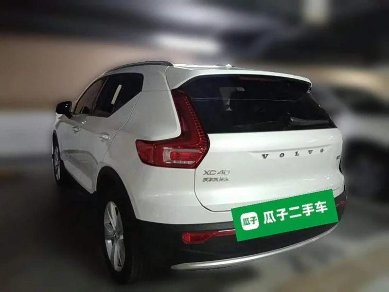 Volvo XC40 — фото 4